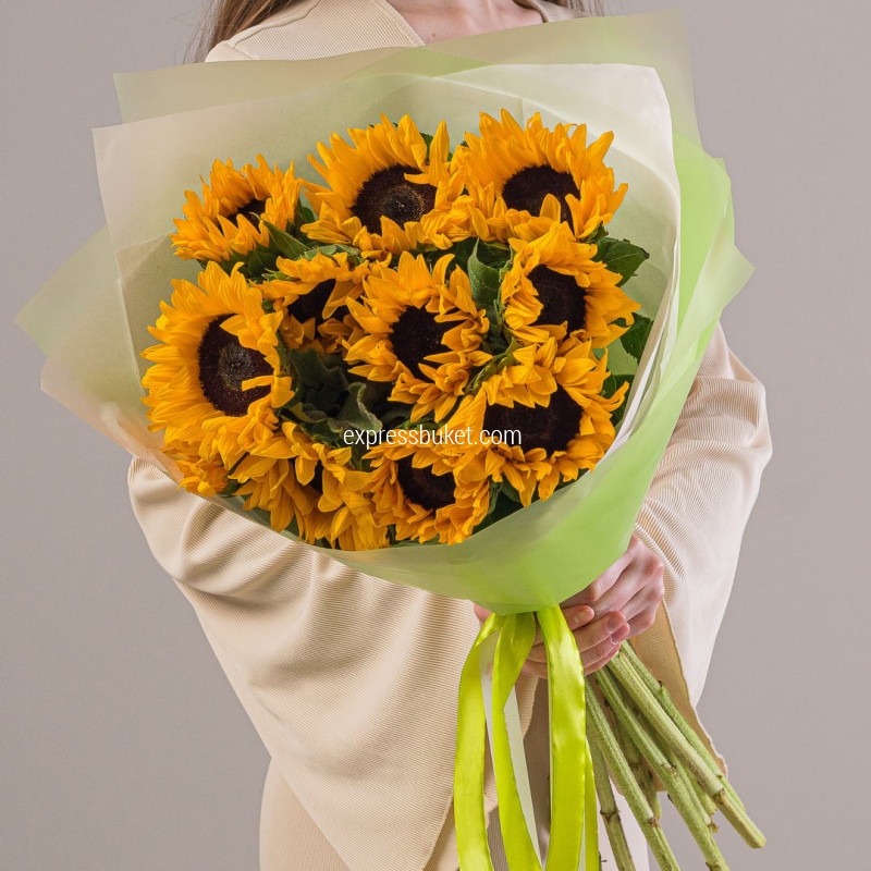 Букет из 11 подсолнухов